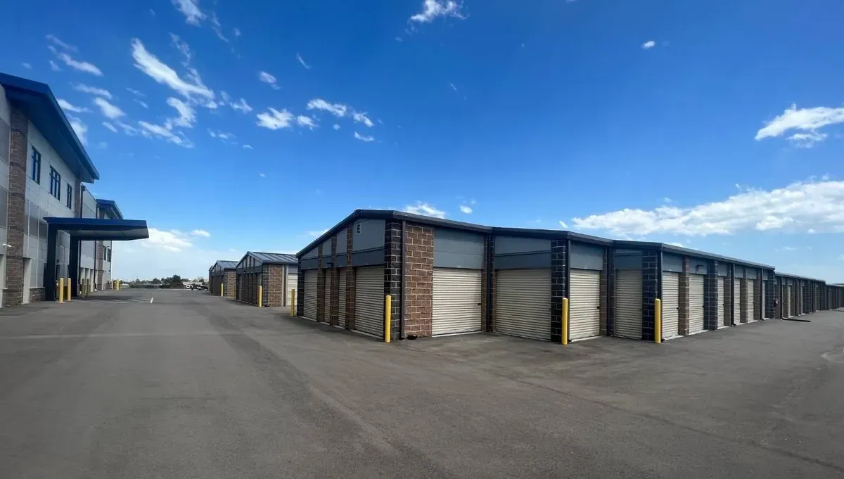 Wide drive up aisles for easy access to storage unit.